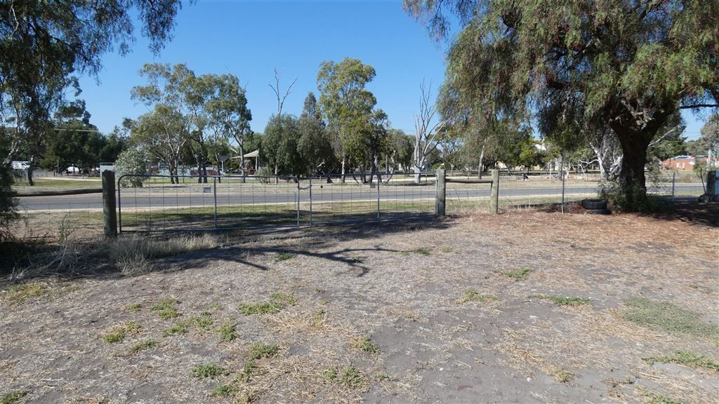 27 Lake Ave, Natimuk VIC 3409, Image 2