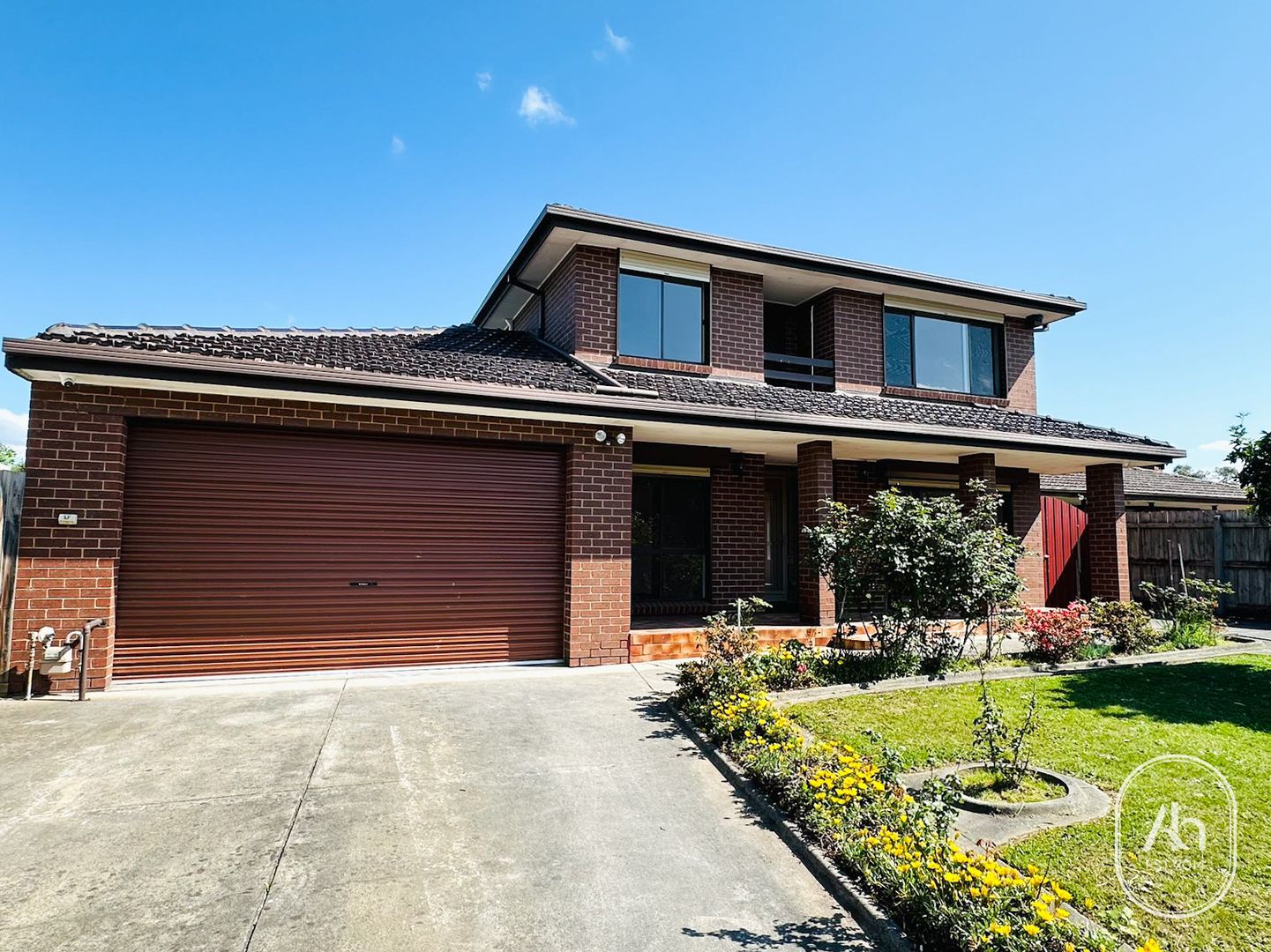 4 bedrooms House in 2 Hollyview Court ROWVILLE VIC, 3178