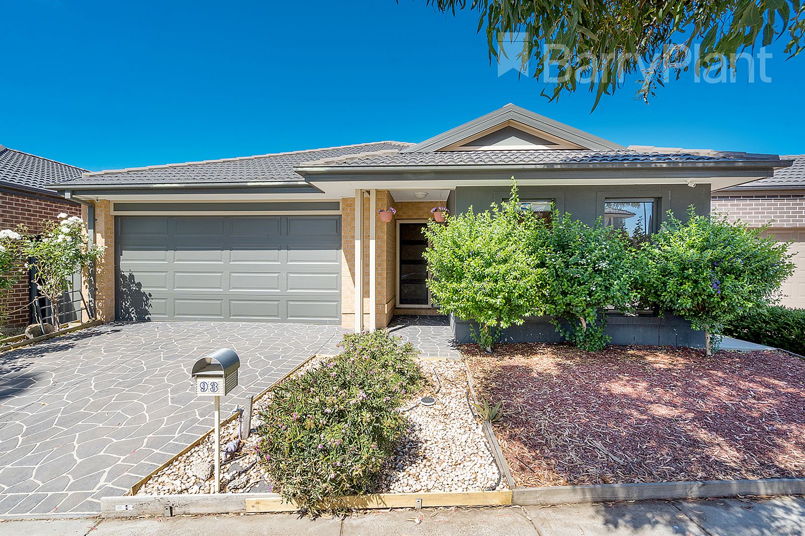 4 bedrooms House in 93 Bridgehaven Drive CRAIGIEBURN VIC, 3064