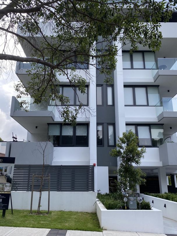 2 bedrooms Apartment / Unit / Flat in 205/51 Glencoe Street SUTHERLAND NSW, 2232