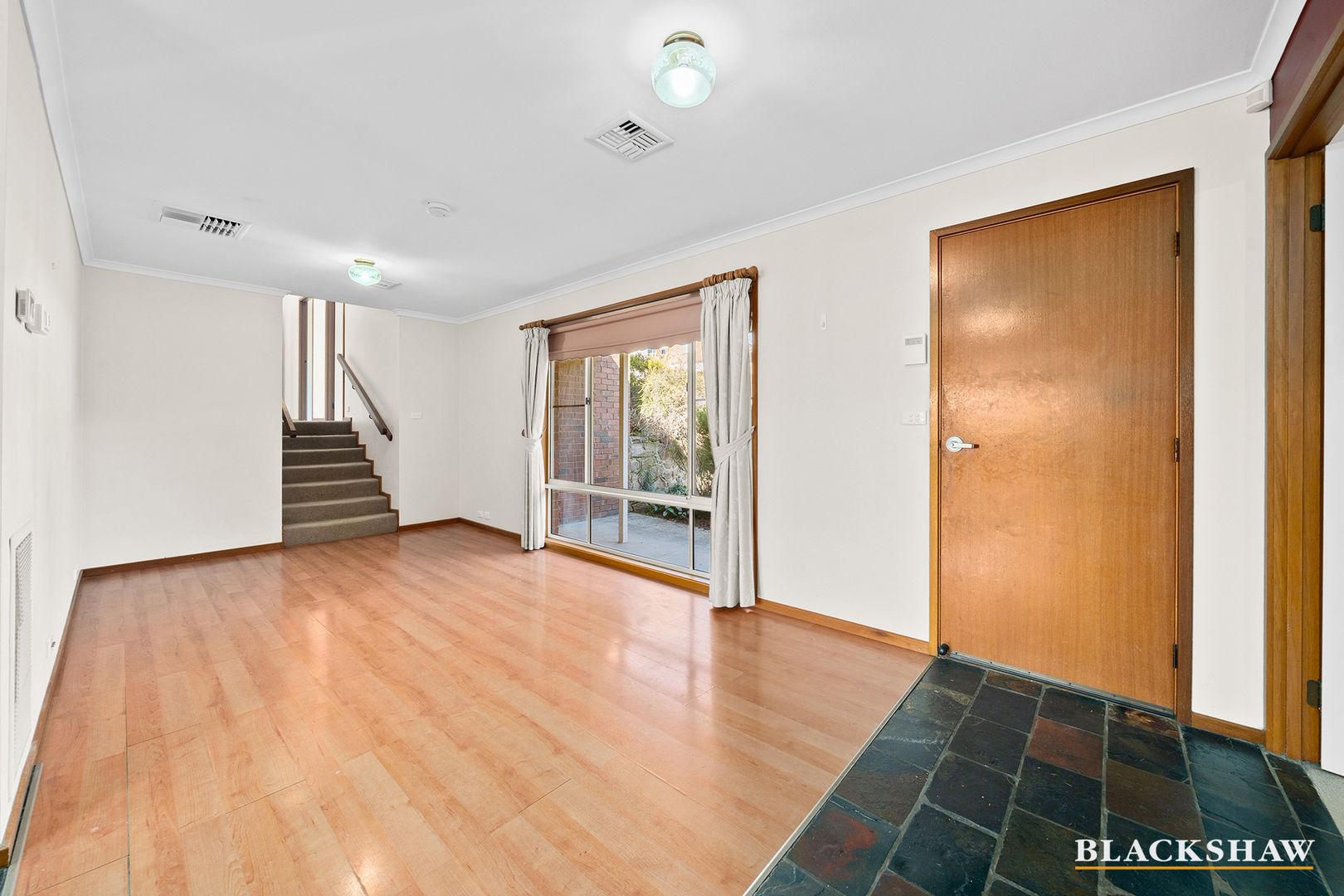 4 Heatherbelle Place, Karabar NSW 2620, Image 2