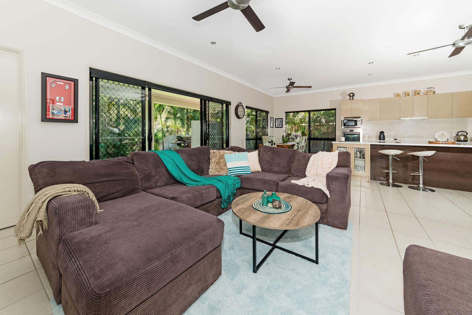 6 Currawinya Court, Bushland Beach QLD 4818, Image 2