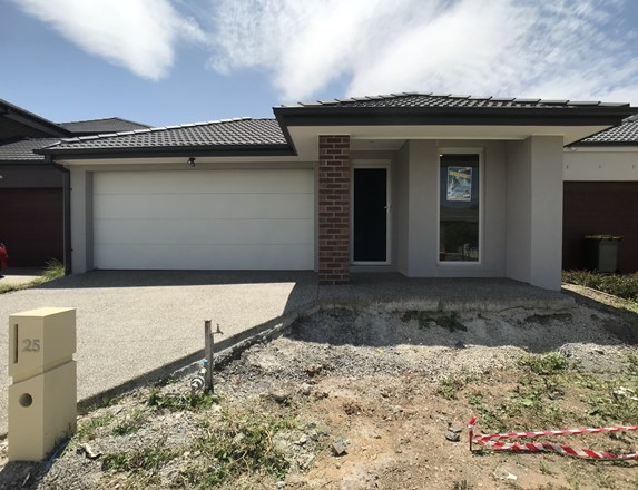 25 Thornbury Way, Williams Landing VIC 3027