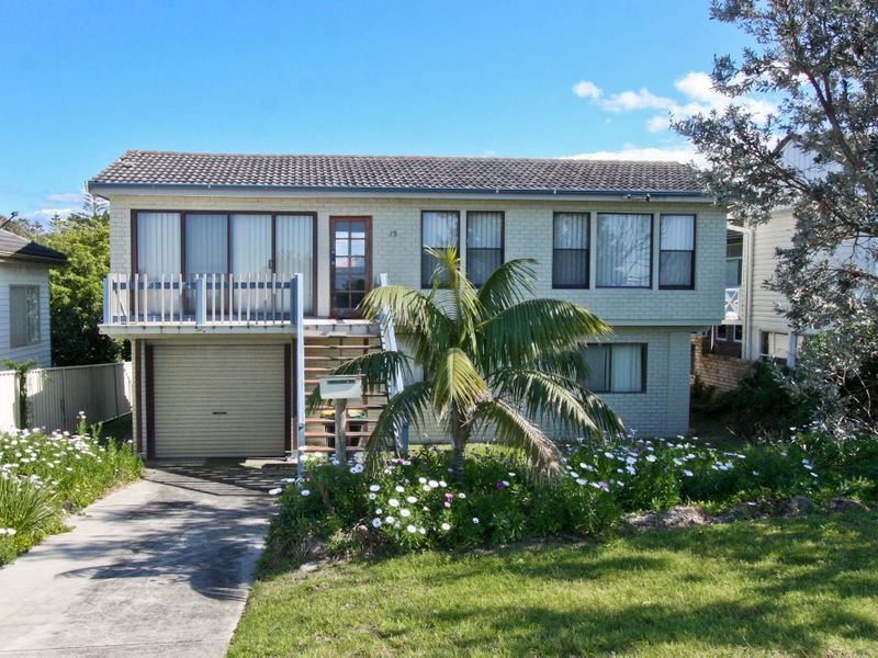 15 Ocean Street, Redhead NSW 2290, Image 0