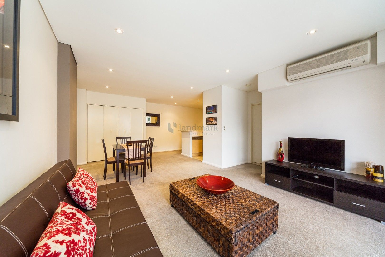 2 bedrooms Apartment / Unit / Flat in 61/1 Janoa Place CHISWICK NSW, 2046