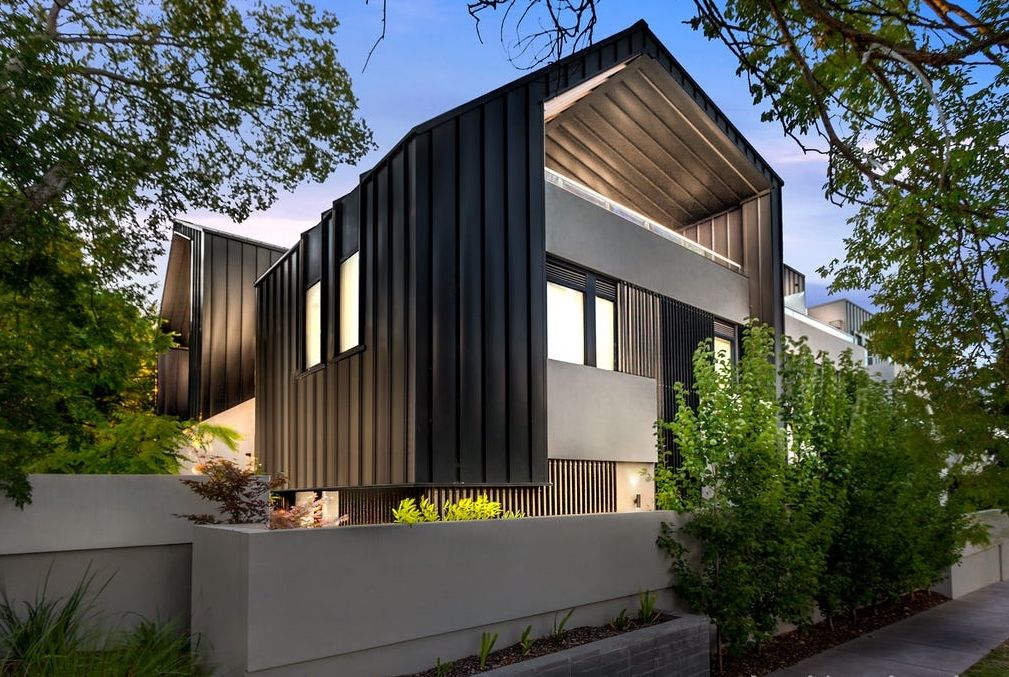 2 bedrooms Apartment / Unit / Flat in 1.03/379 Wattletree Road MALVERN EAST VIC, 3145