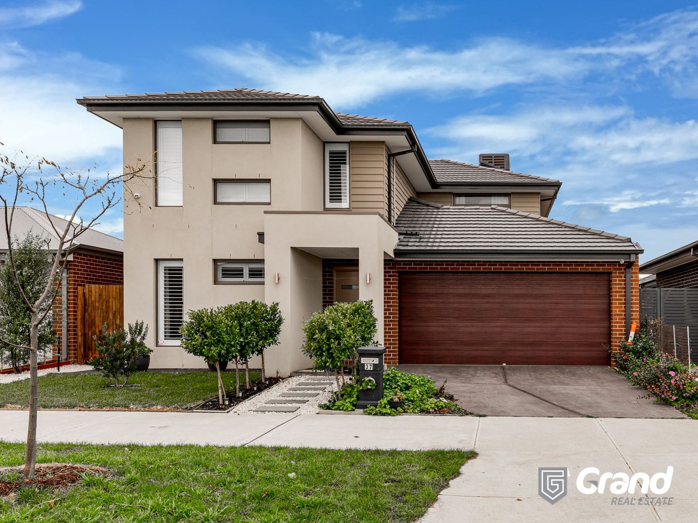 4 bedrooms House in 37 Heytesbury Drive OFFICER SOUTH VIC, 3809