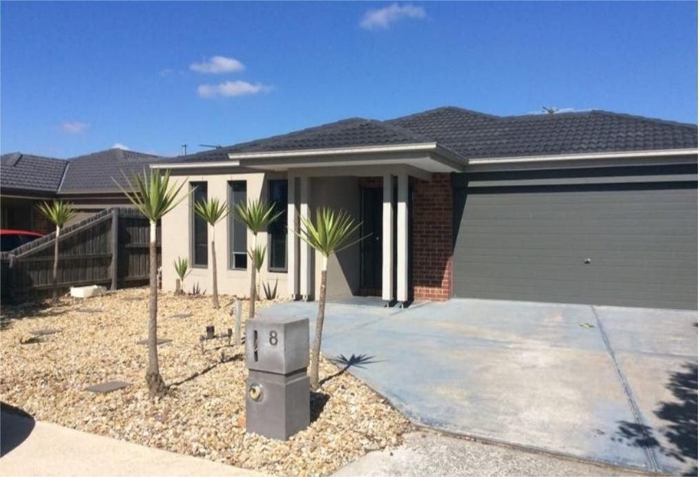 3 bedrooms House in 8 Synergy Court TAYLORS HILL VIC, 3037
