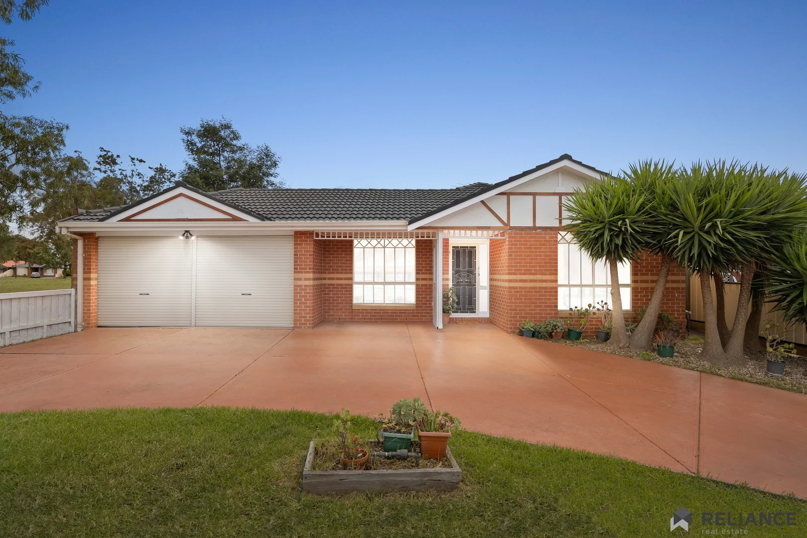 8 Foxton Place, Roxburgh Park VIC 3064