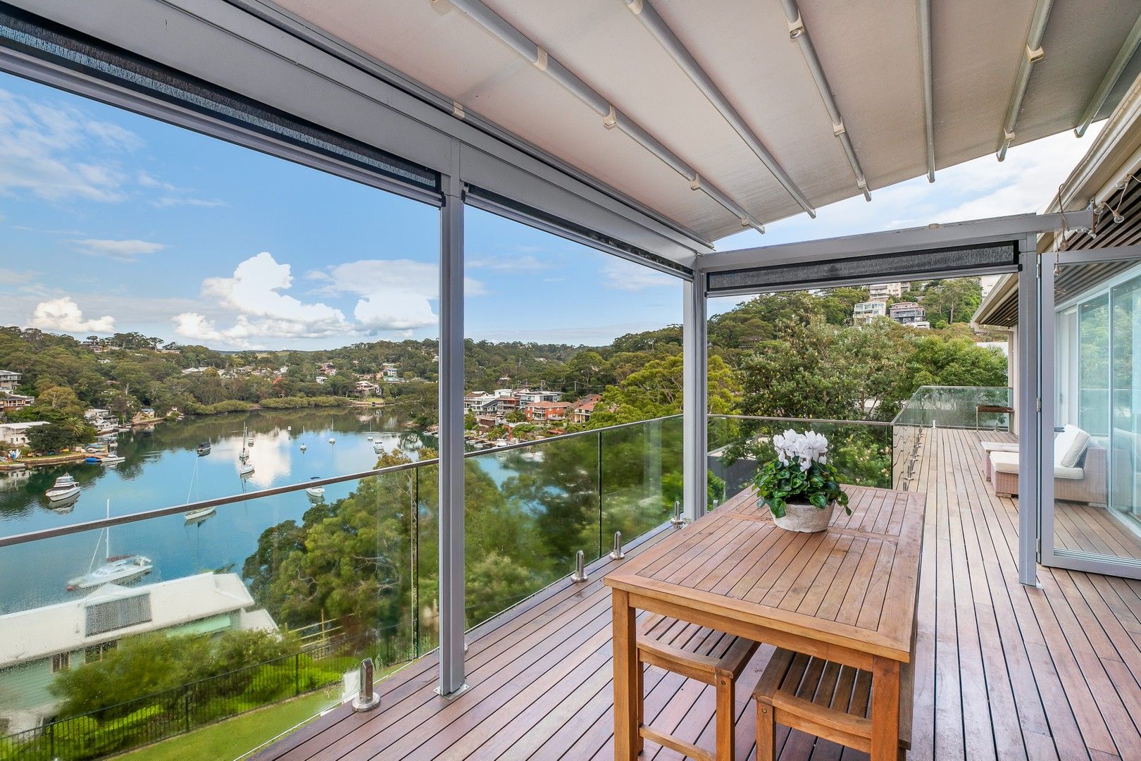 5 bedrooms House in 34 Naranganah Avenue GYMEA BAY NSW, 2227