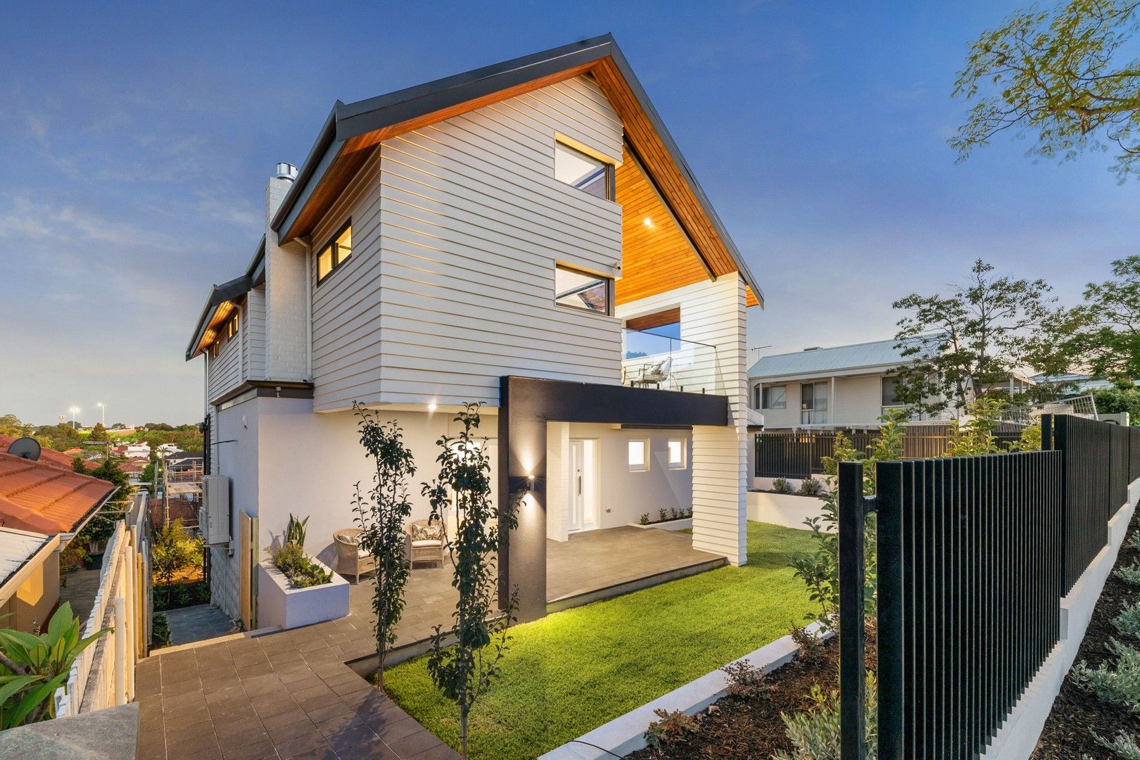 4 bedrooms House in 76 Strickland Street SOUTH PERTH WA, 6151