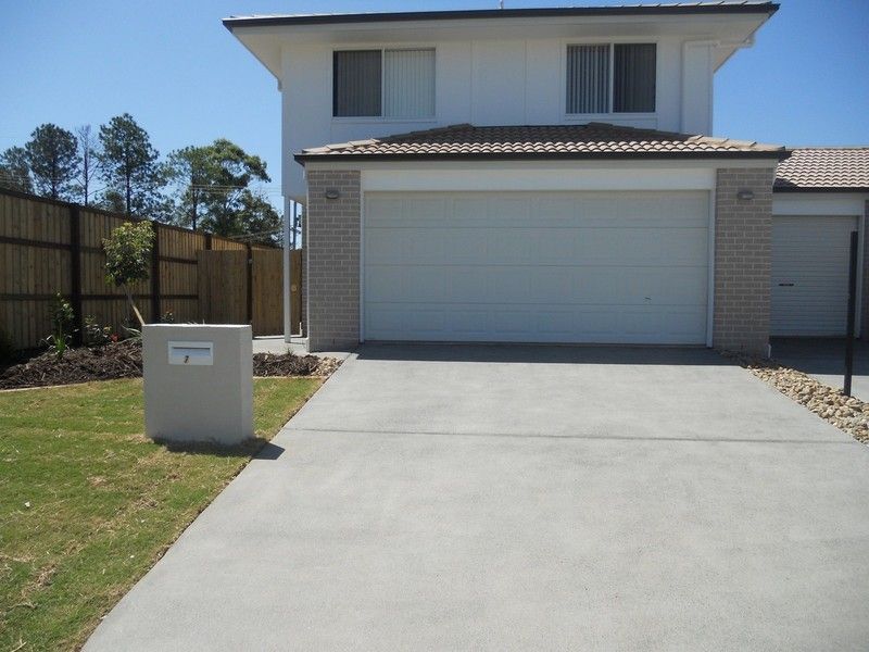 4 bedrooms House in 7 Paddington Street BELLMERE QLD, 4510