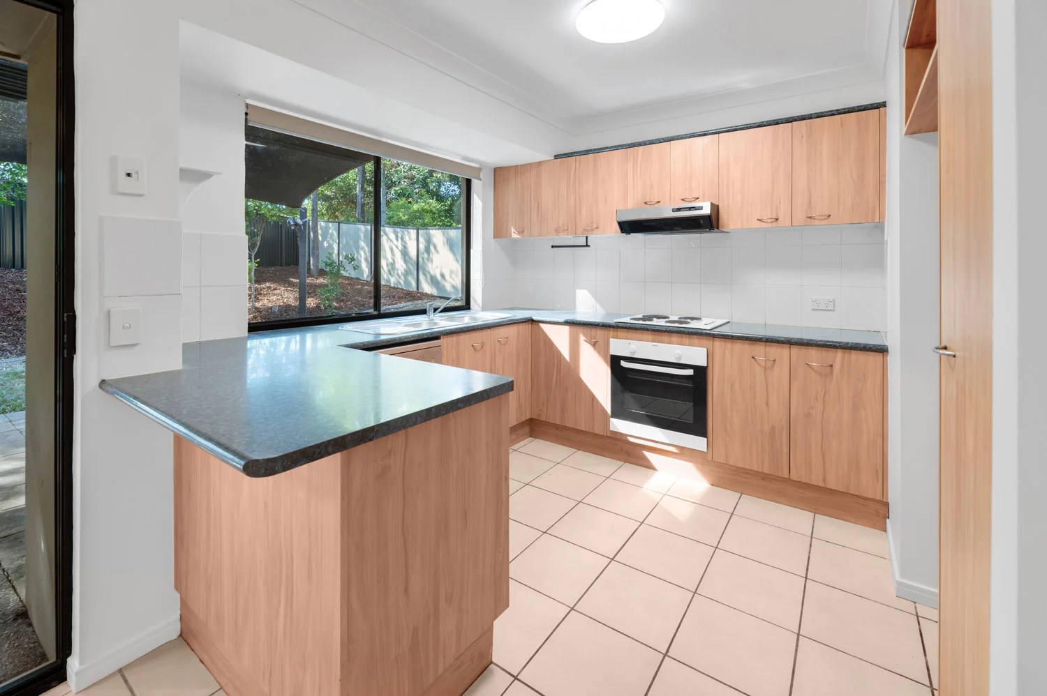 Additional image 6 of 10/153-161 Greenacre Drive, Arundel QLD 4214