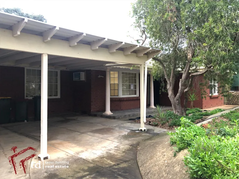 3 bedroom family home with plenty of room to move and in quiet court., Hillbank