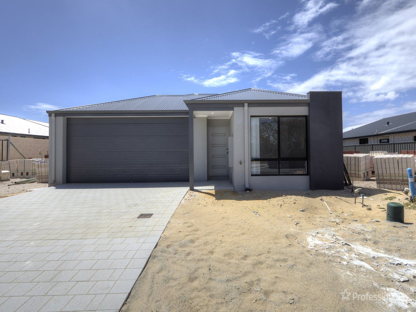 4 bedrooms House in 15 Leopard Road BANKSIA GROVE WA, 6031