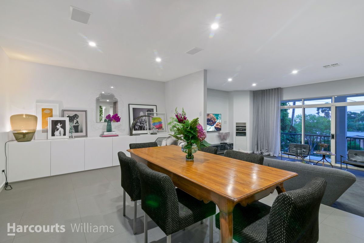 30 Crompton Drive, Wattle Park SA 5066, Image 2