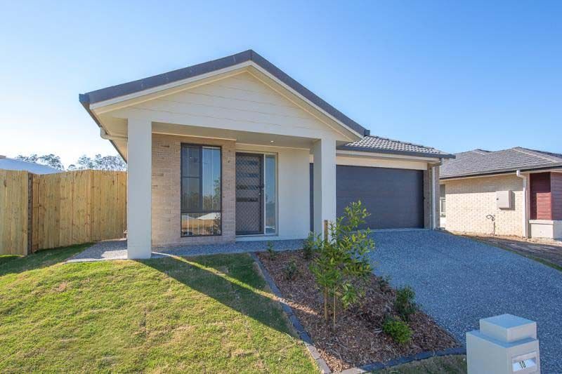 4 bedrooms House in 10 Carron Court BRASSALL QLD, 4305
