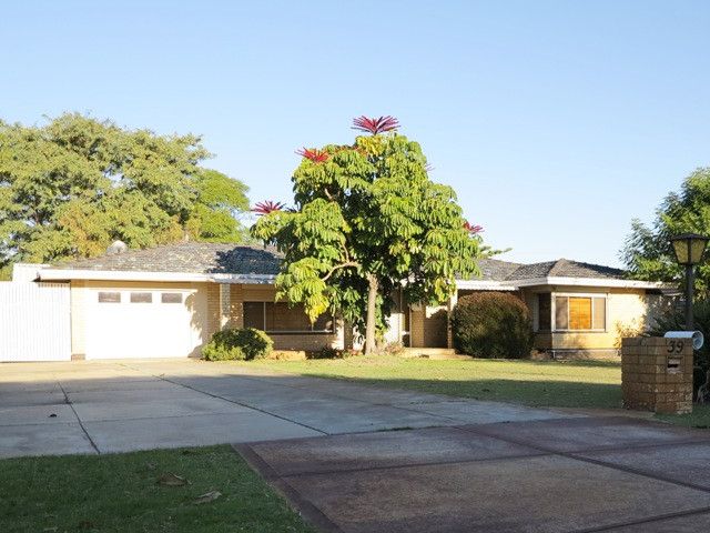 4 bedrooms House in 39 Morago Crescent CLOVERDALE WA, 6105