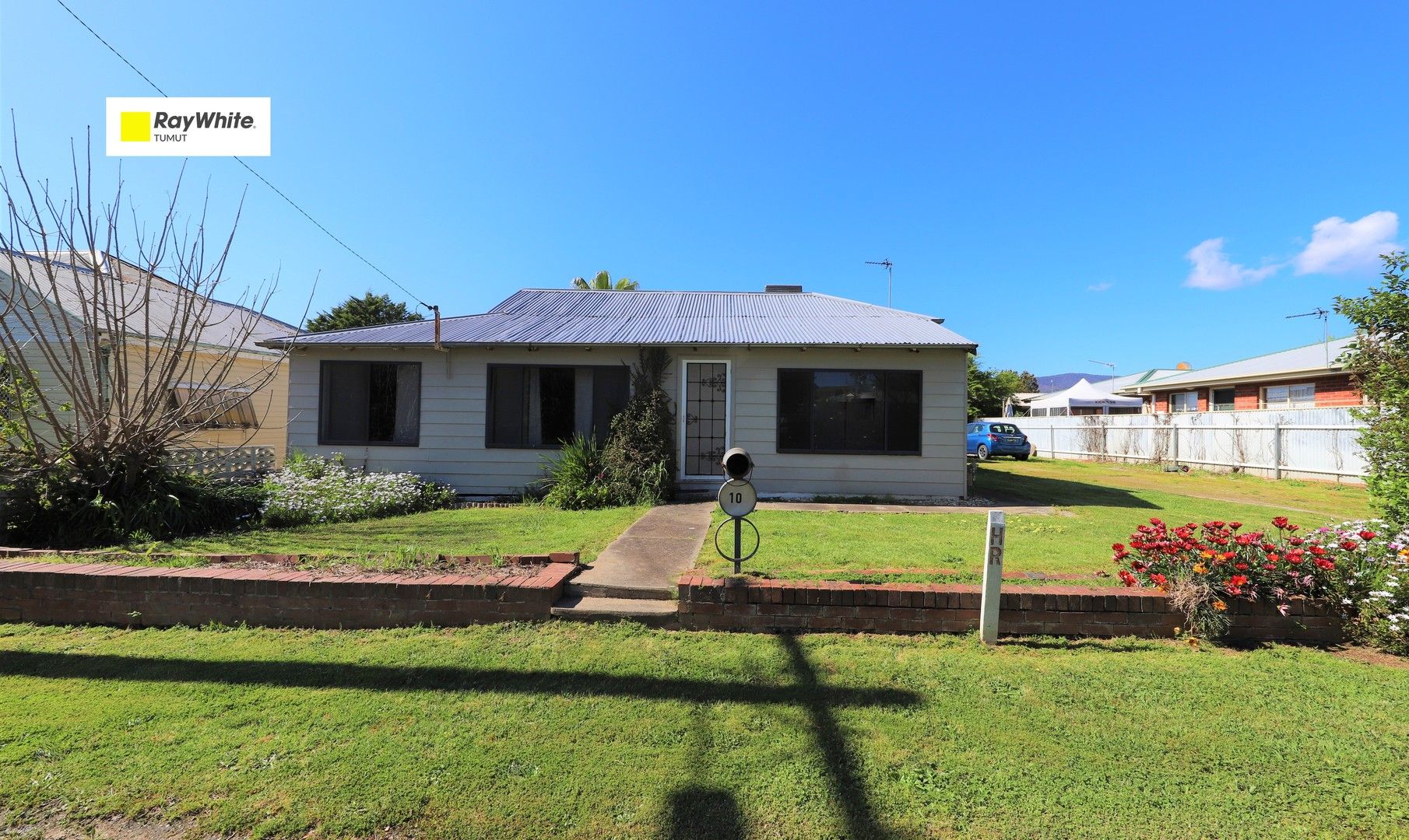 3 bedrooms House in 10 Macquarie Street TUMUT NSW, 2720