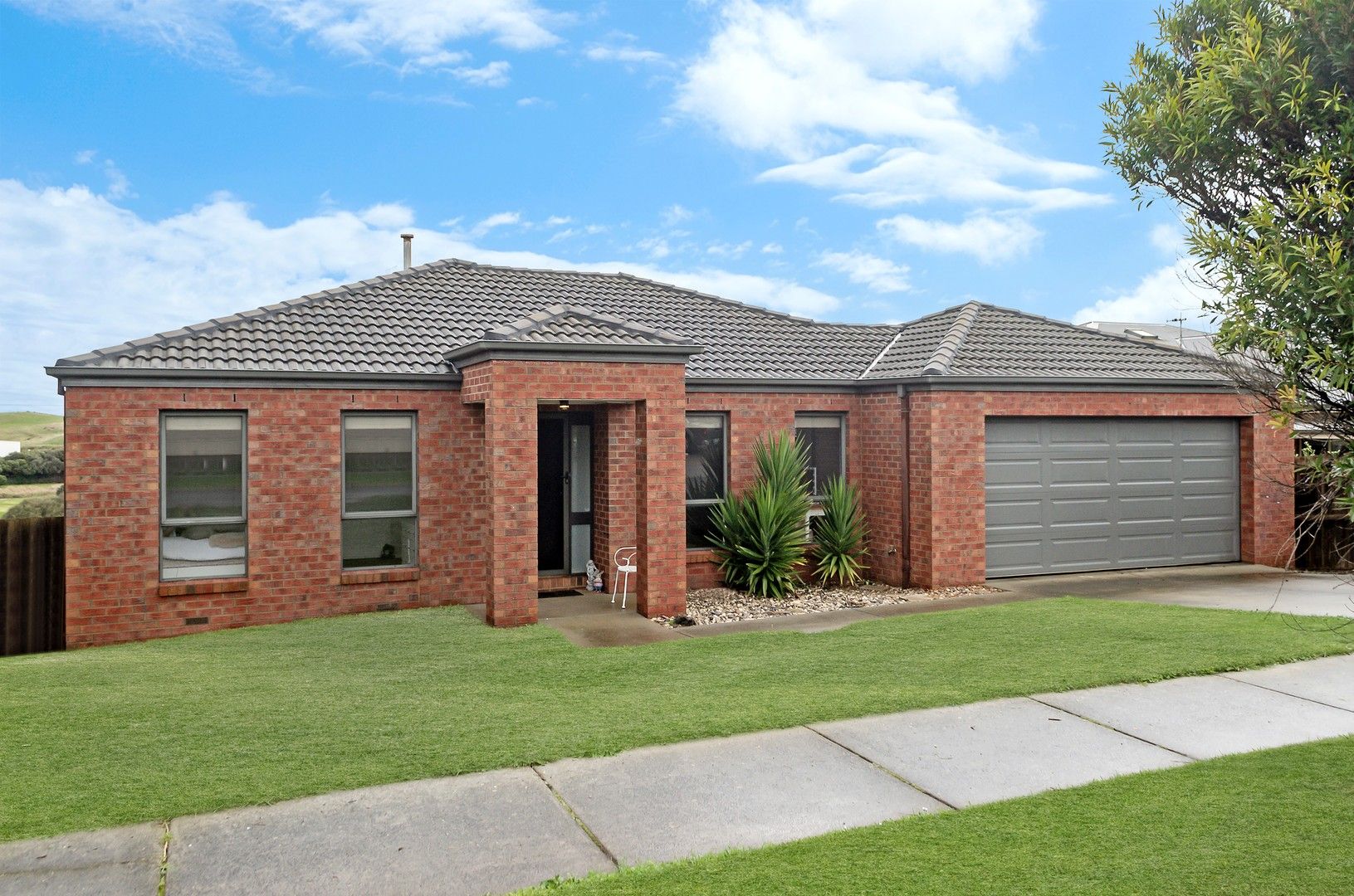4 bedrooms House in 37 Adriana Crescent WARRNAMBOOL VIC, 3280