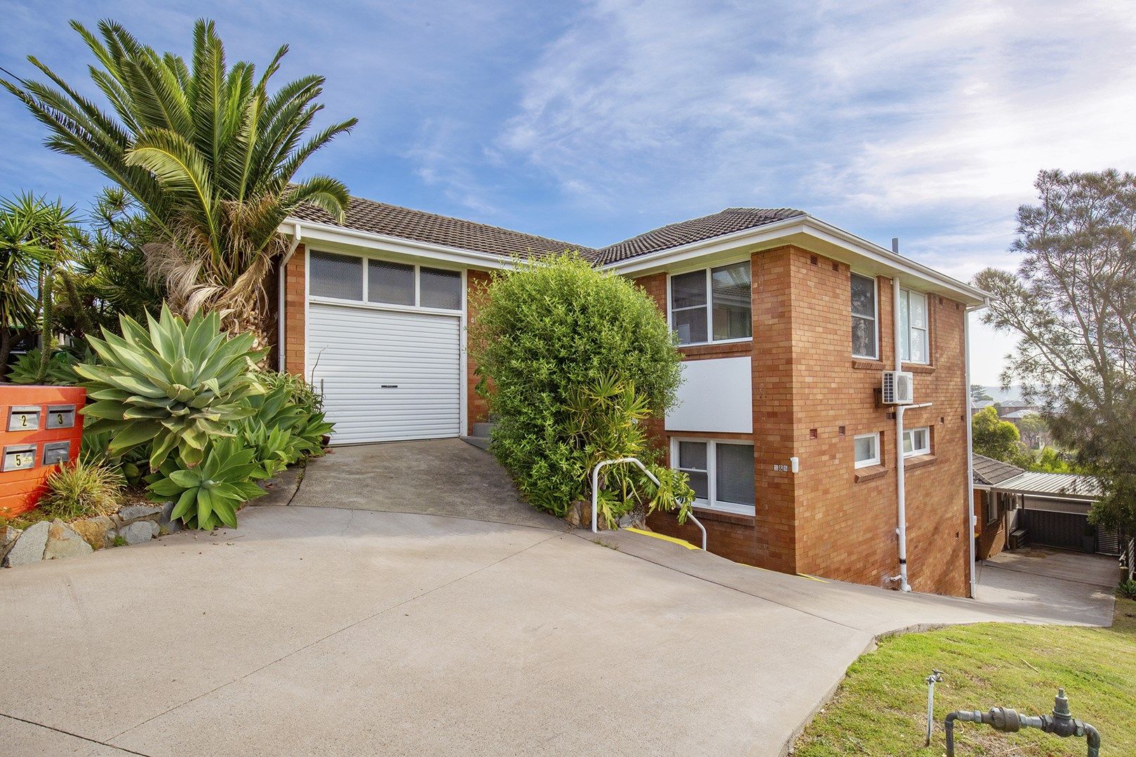 2 bedrooms Apartment / Unit / Flat in 1/38 Nesca Pde THE HILL NSW, 2300