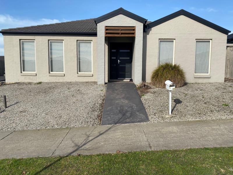 4 bedrooms House in 1/65 Bradman Boulevard TRARALGON VIC, 3844