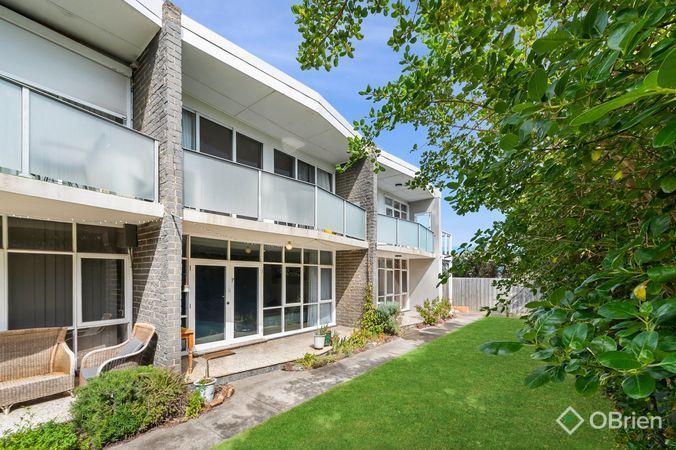 2 bedrooms Townhouse in 7/56-58 Gould Street FRANKSTON VIC, 3199