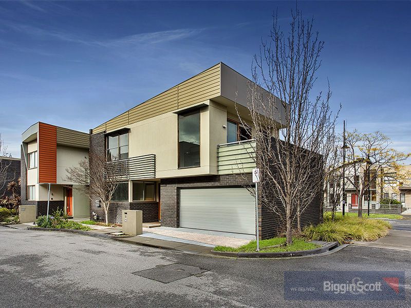 3 bedrooms Townhouse in 2 Jetty Lane MARIBYRNONG VIC, 3032