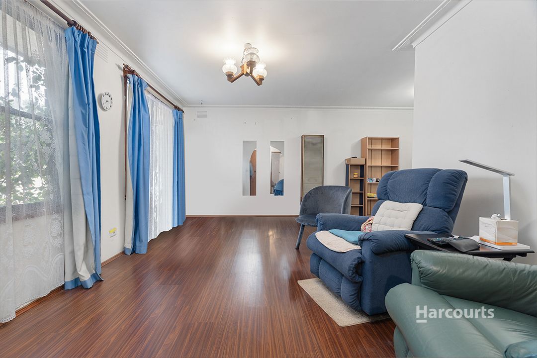 12 Robyn Court, Hampton Park VIC 3976, Image 2