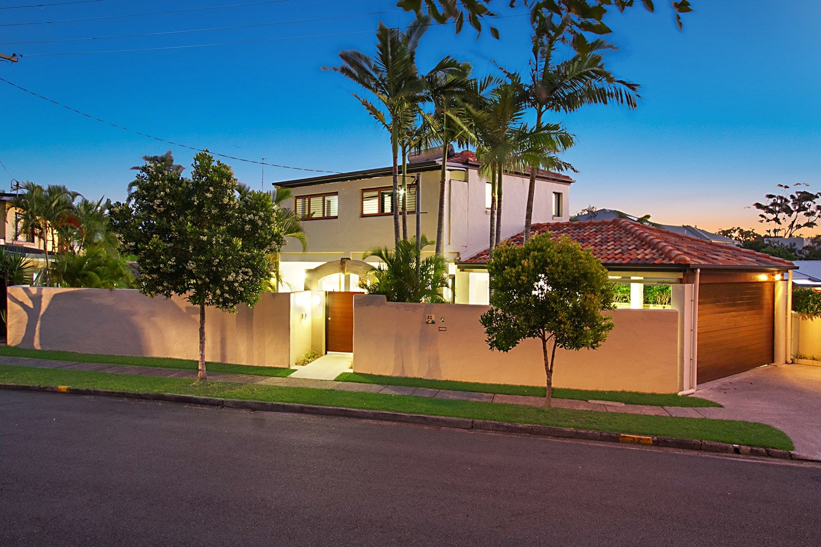 32 Diana Avenue, Burleigh Heads QLD 4220, Image 2