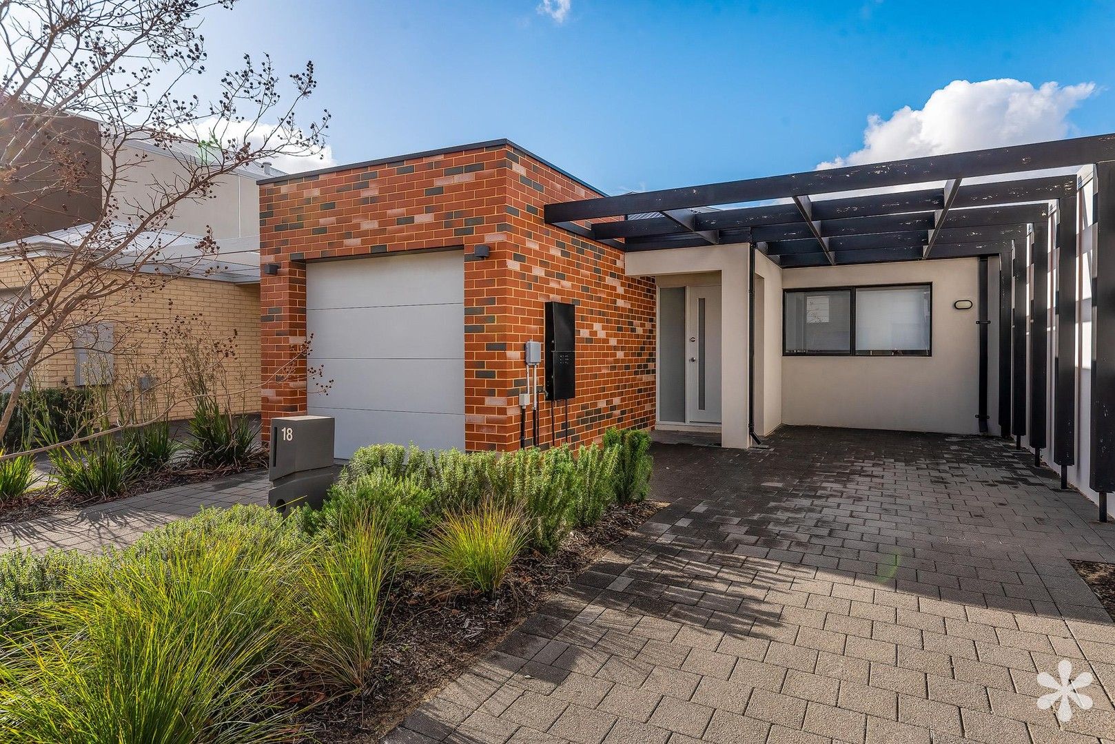 3 bedrooms House in 18 Nirvana Way WILLETTON WA, 6155