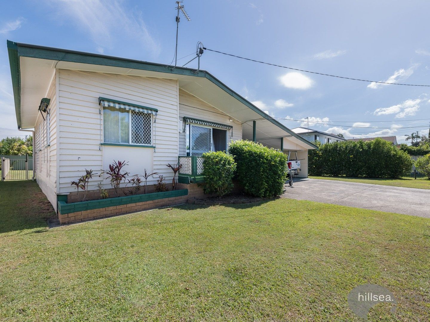 10 Sunbird Avenue, Paradise Point QLD 4216, Image 0