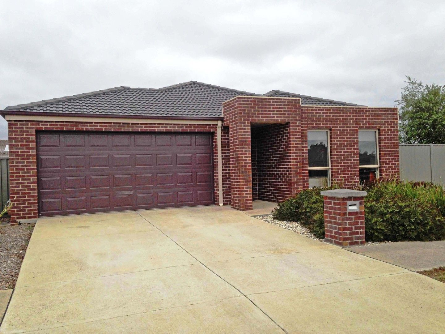 4 bedrooms House in 26 Macquarie Close DELACOMBE VIC, 3356