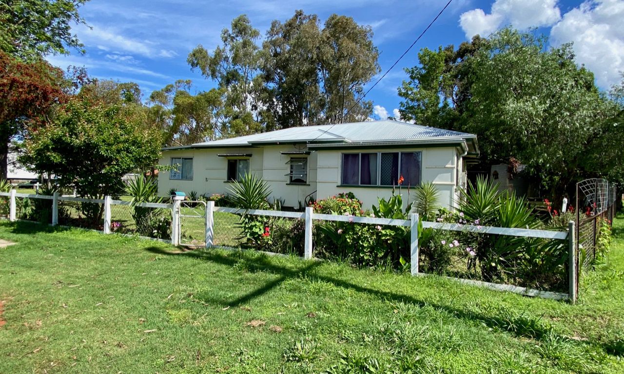 15 Tyrrell Street, Oakey QLD 4401, Image 0