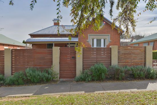 2 bedrooms Apartment / Unit / Flat in 1/84 Fitzroy Street TAMWORTH NSW, 2340