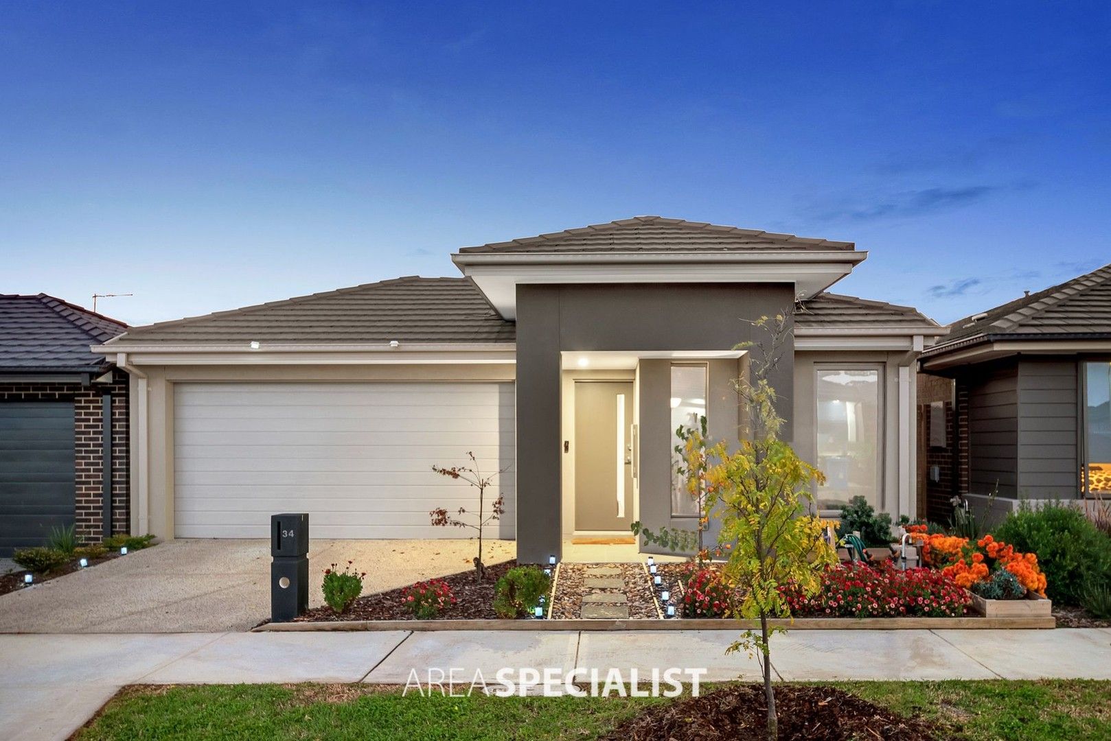 34 Diplomat Crescent, Cranbourne South VIC 3977, Image 0