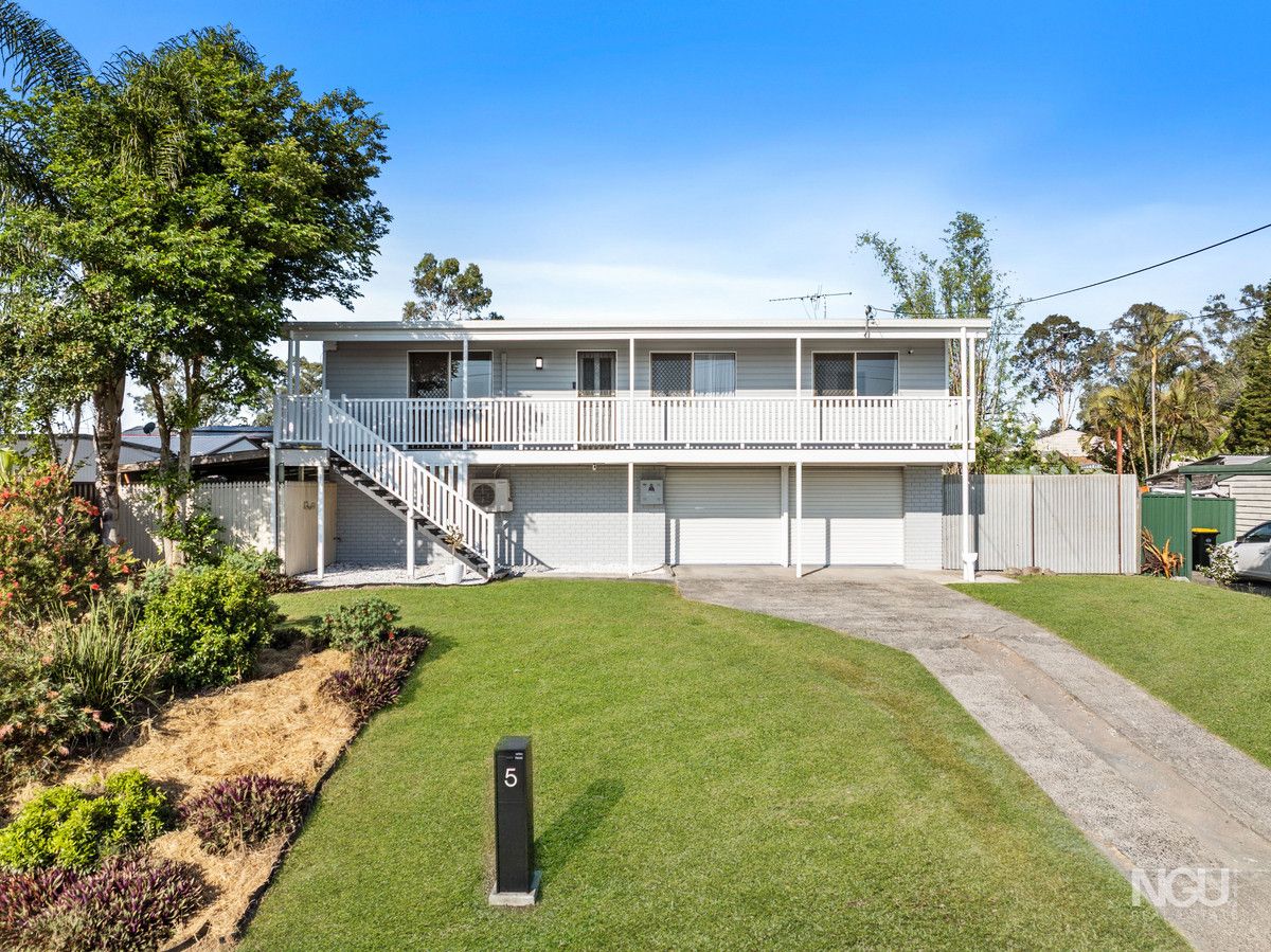 4 bedrooms House in 5 Hinchinbrook Avenue BETHANIA QLD, 4205
