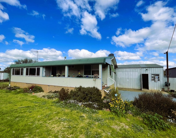 12 Thompson Street, Canowindra NSW 2804