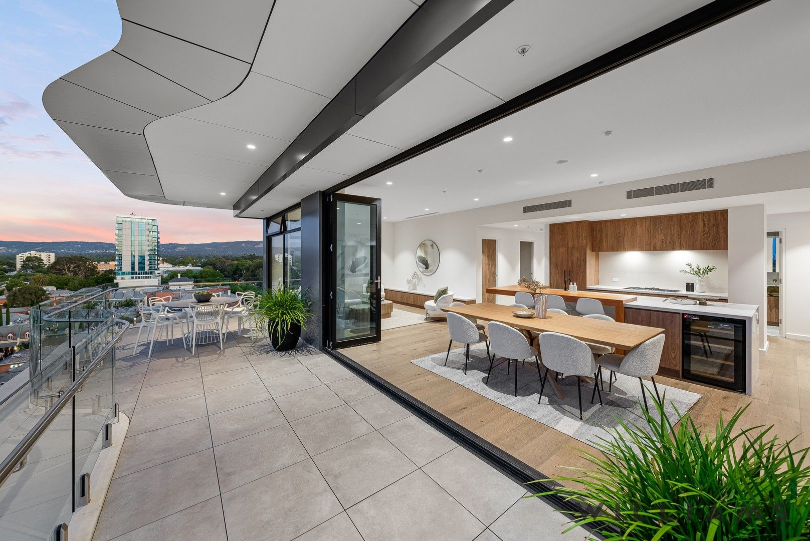 3 bedrooms Apartment / Unit / Flat in 601/278 South Terrace ADELAIDE SA, 5000