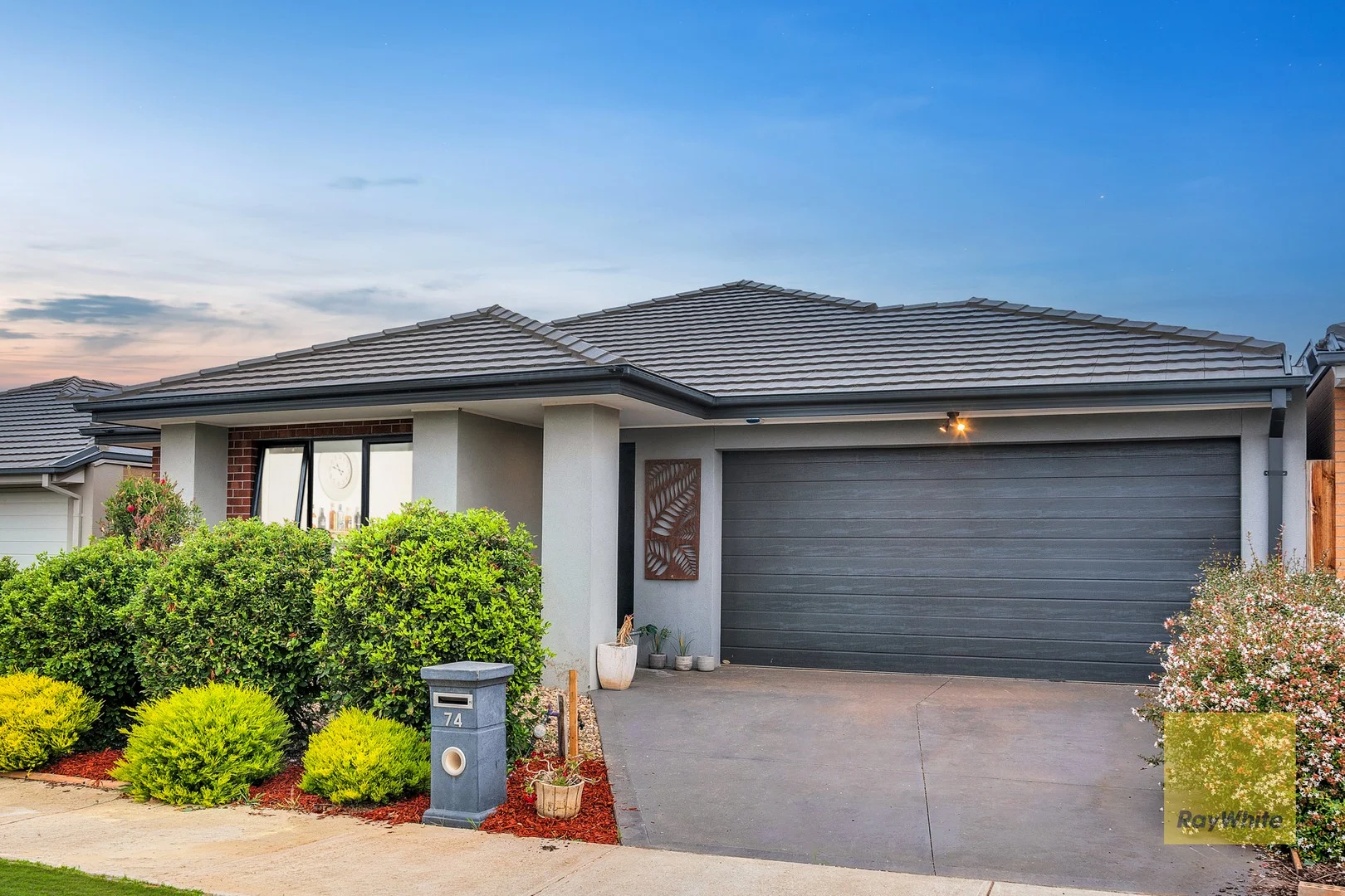 74 Bromley Circuit, Thornhill Park VIC 3335