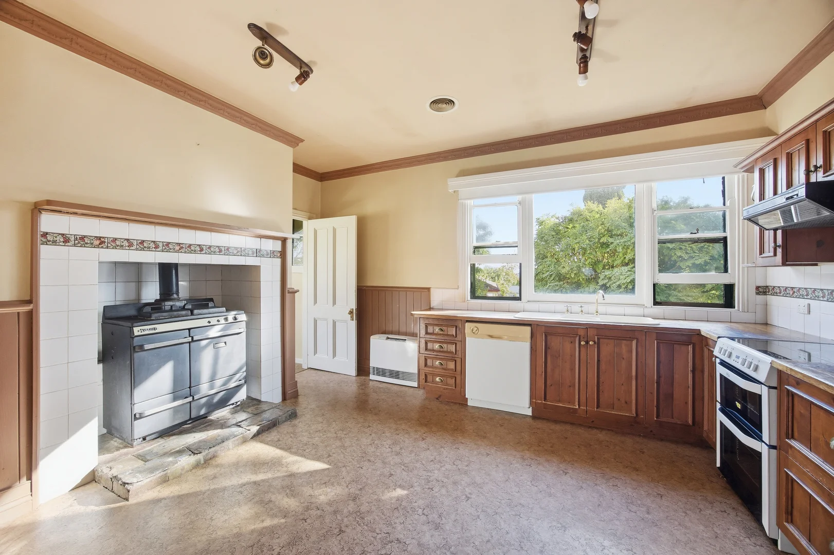 Additional image 4 of 24 Albert Hill Road, Lilydale VIC 3140