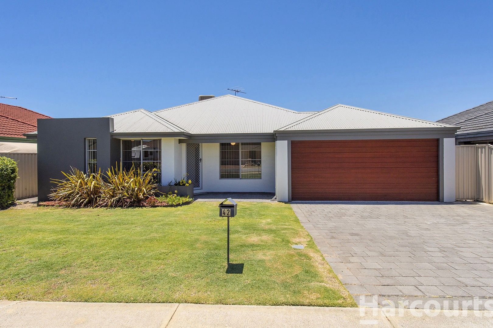 4 bedrooms House in 42 Kumarina Drive SECRET HARBOUR WA, 6173