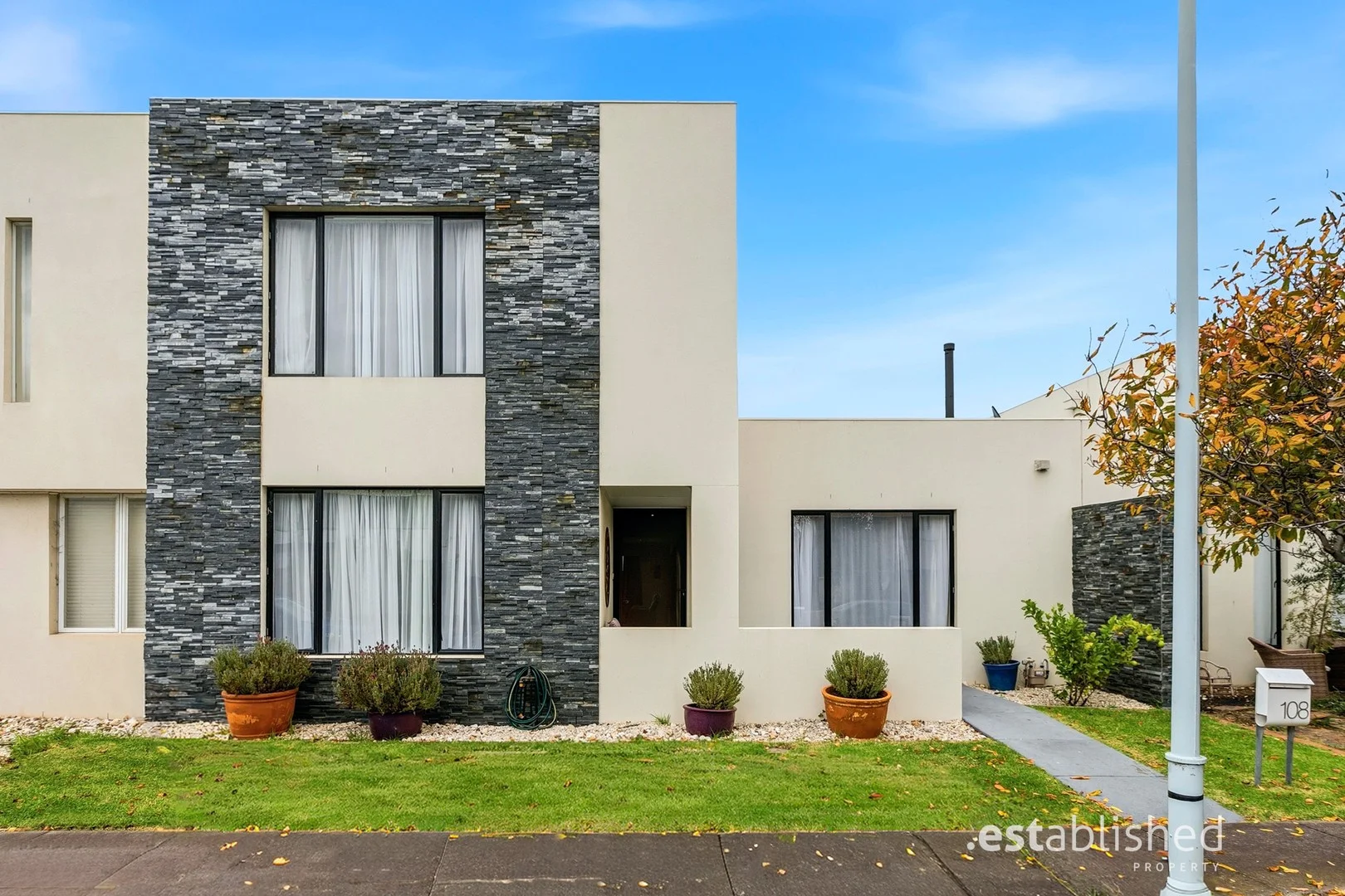 108 Signature Boulevard, Sanctuary Lakes VIC 3030