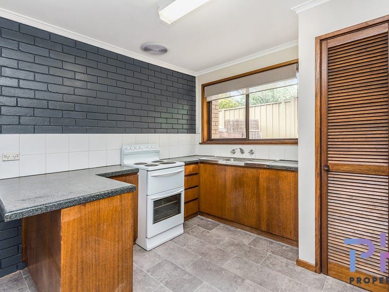 4/12 Murphy Street, Kennington VIC 3550, Image 2