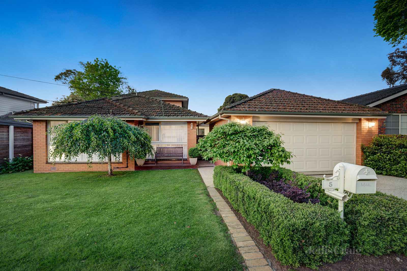 5 Holroyd Court, Blackburn South VIC 3130, Image 0