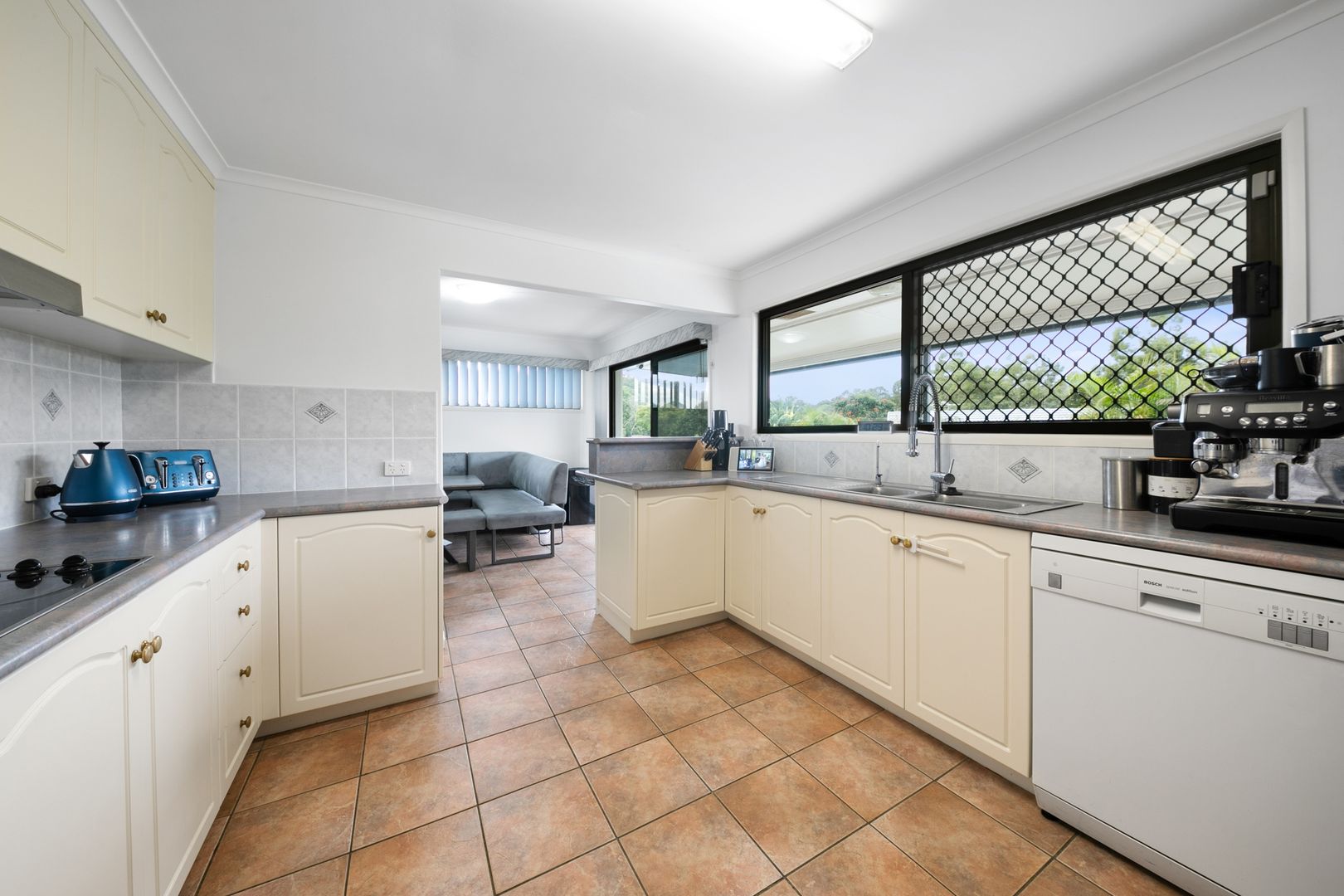 136 Westlake Drive, Westlake QLD 4074, Image 2