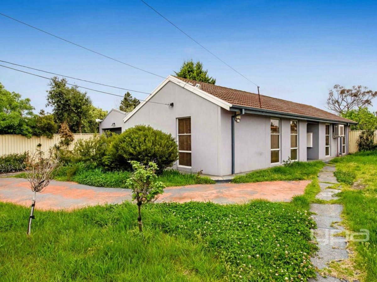 4 bedrooms House in 13 Glenmaggie Court MEADOW HEIGHTS VIC, 3048