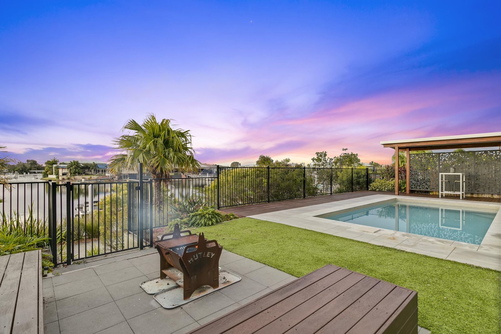 18 Riviera Place, Mountain Creek Property History & Address Research