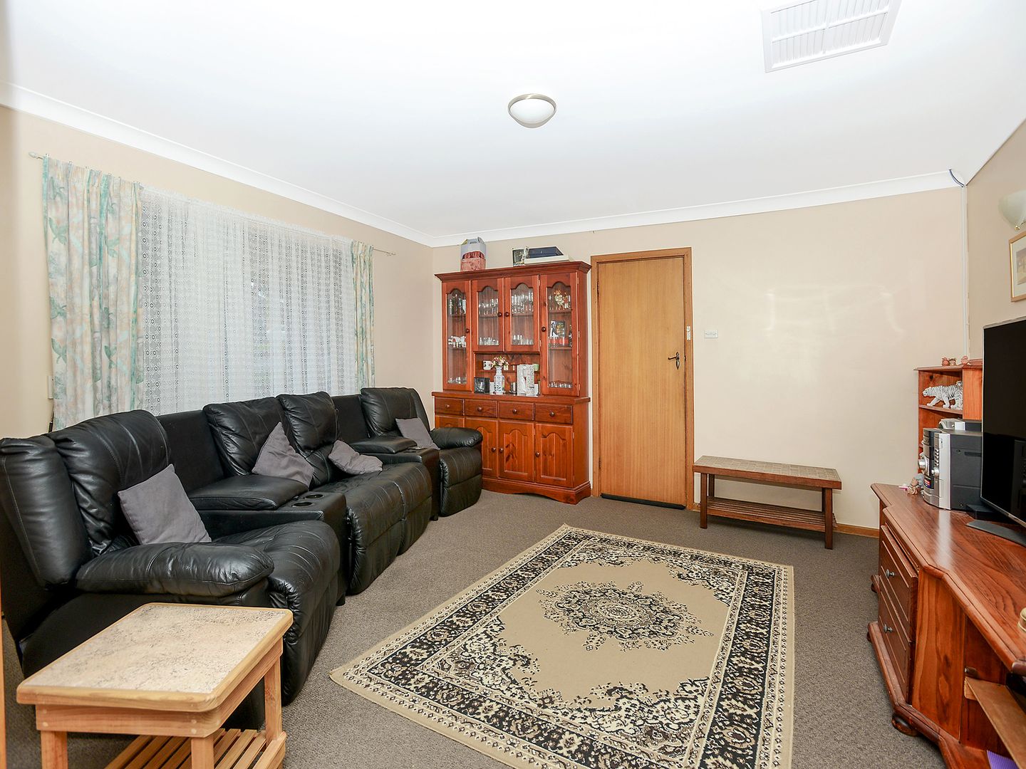 9 Atkins Crescent, Morphett Vale SA 5162, Image 2