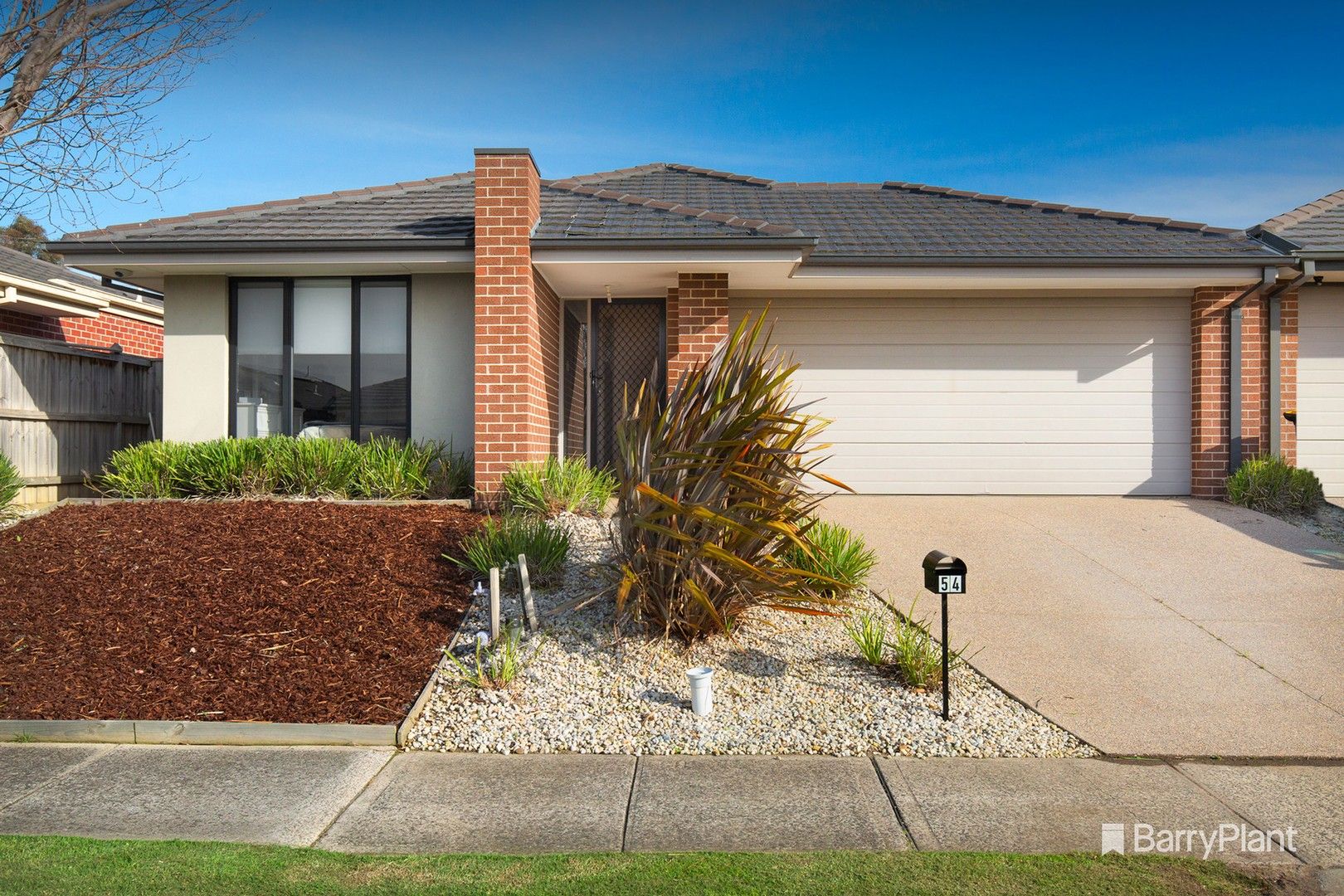 4 bedrooms House in 54 Clarendon Drive KEYSBOROUGH VIC, 3173